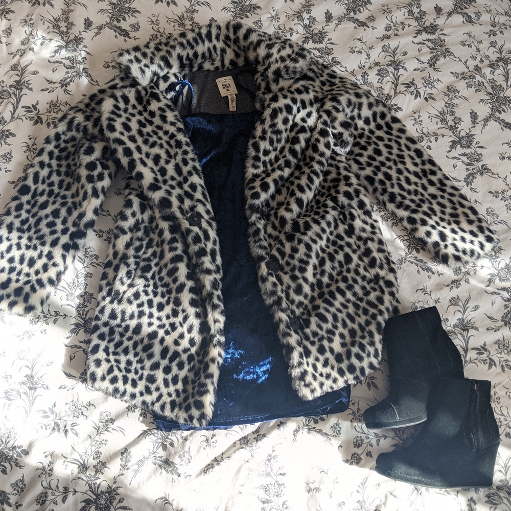 Billabong faux fur jacket